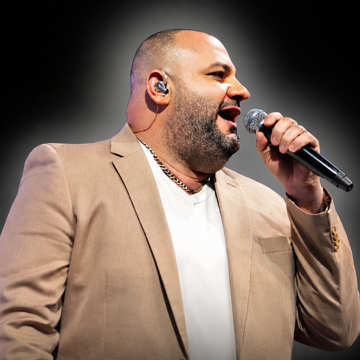 O Cantor e DJ Dj Evandro Jr vem conquistando o Público Amazonênse e Promete conquistar também o Público Nacional.